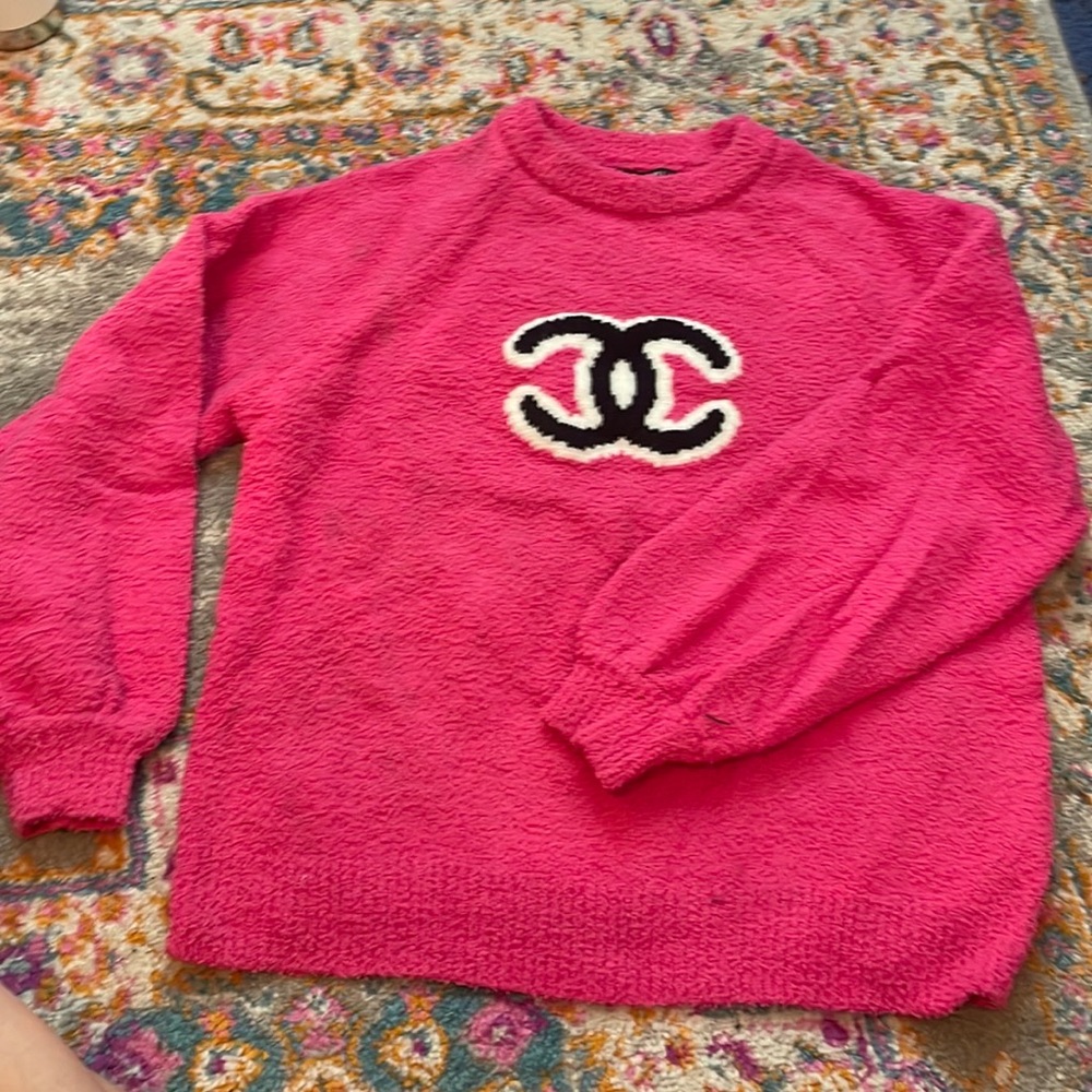CHANEL Pink Knit Pullover Sweater Crewneck Original CC Momogram Logo